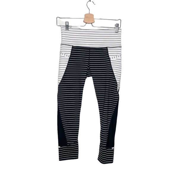 Athleta Pants - Athleta | Stripe Relay Capri Cropped Leggings